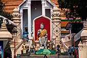 Thailand, Phra Pathom Chedi, the nation's largest pagoda in Nakorn Pathom. 